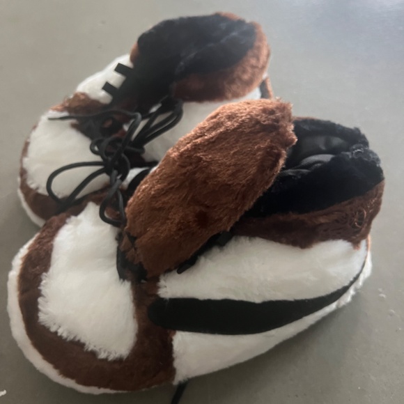 Slippers - Picture 3 of 3